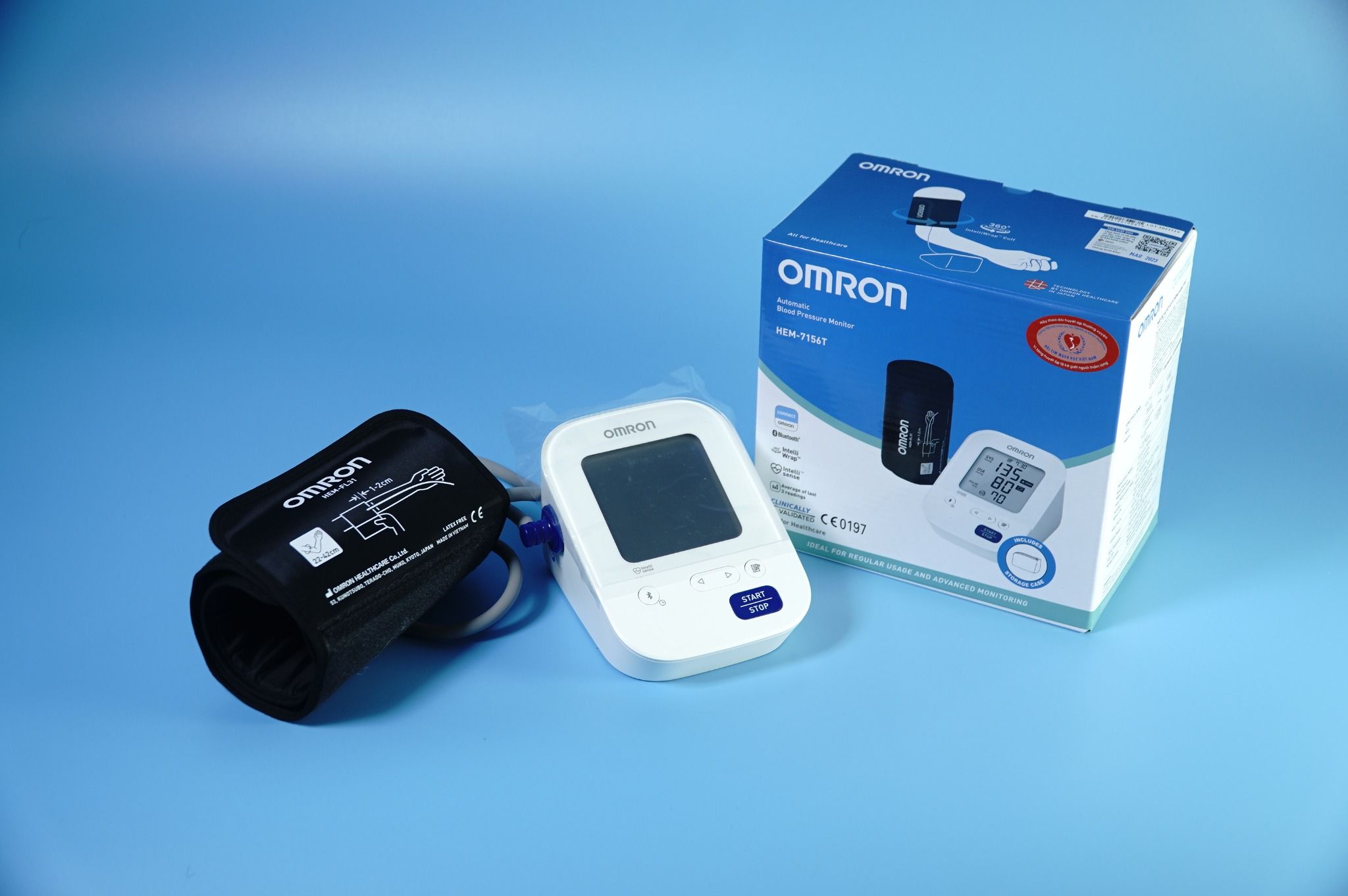 Máy đo huyết áp bắp tay Omron HEM-7156T